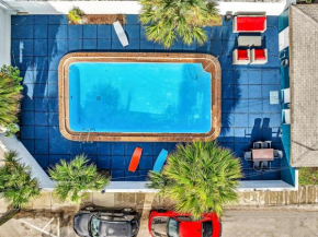 Sunny Hollywood Pool Home Near Beach & Casino